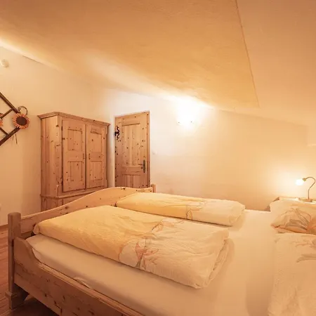 Kofler Zwischen Den Wanden Apartment Campo Tures